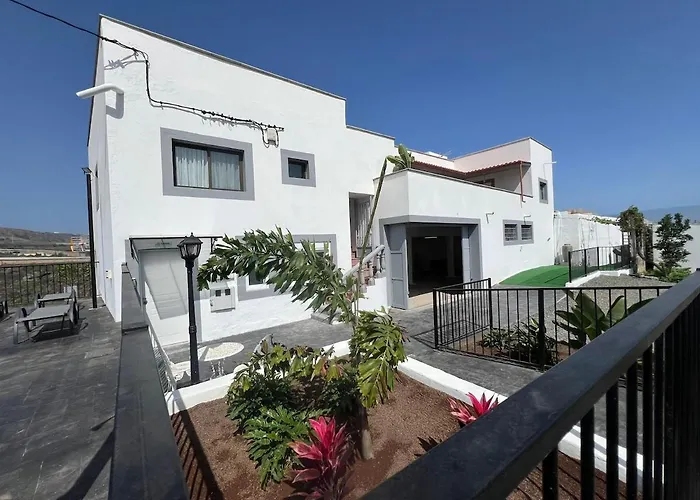 Апартаменты Hacienda Adejo *